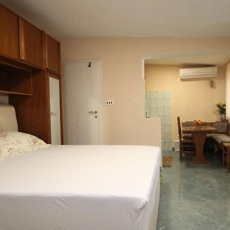 Apartman Gabriel Podgora Esterno foto