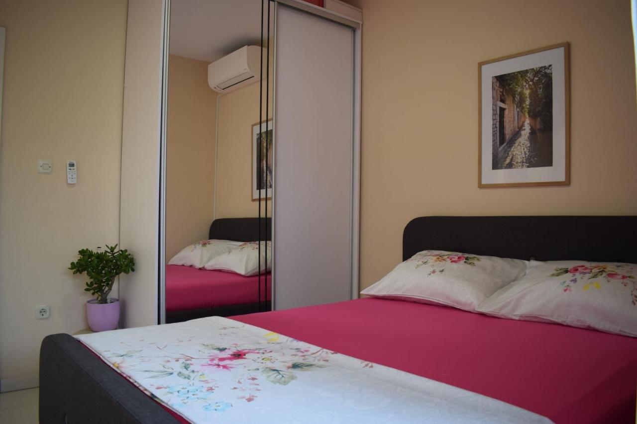 Apartman Gabriel Podgora Esterno foto
