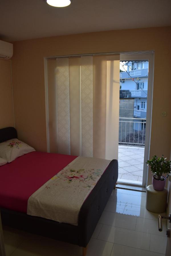 Apartman Gabriel Podgora Esterno foto