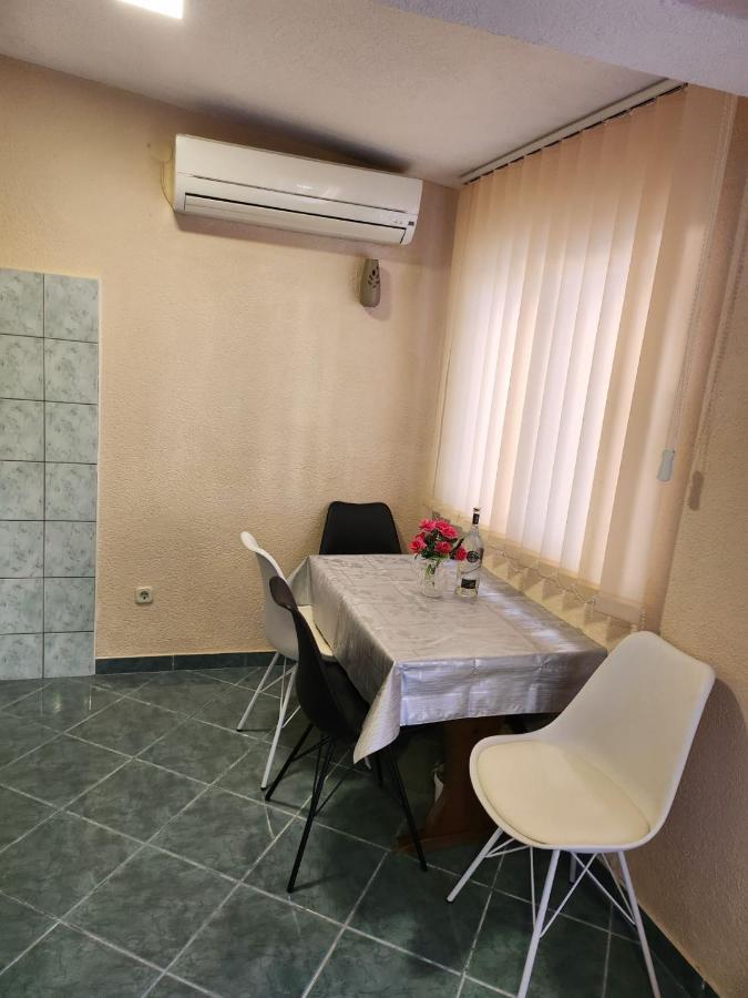 Apartman Gabriel Podgora Esterno foto
